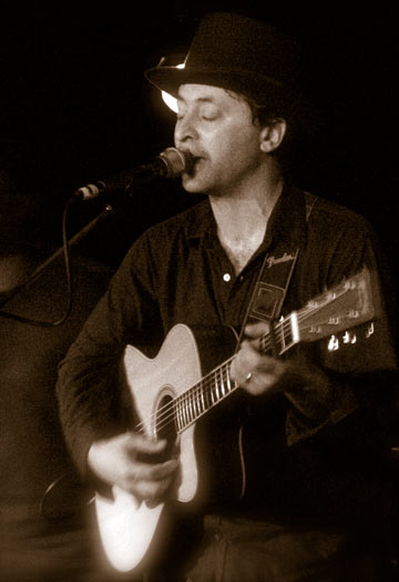 Alexis Harte at Cafe Du Nord on April 4, 2009 for Big Red Sun CD Release (photo courtesy of Fergus Lenehan)